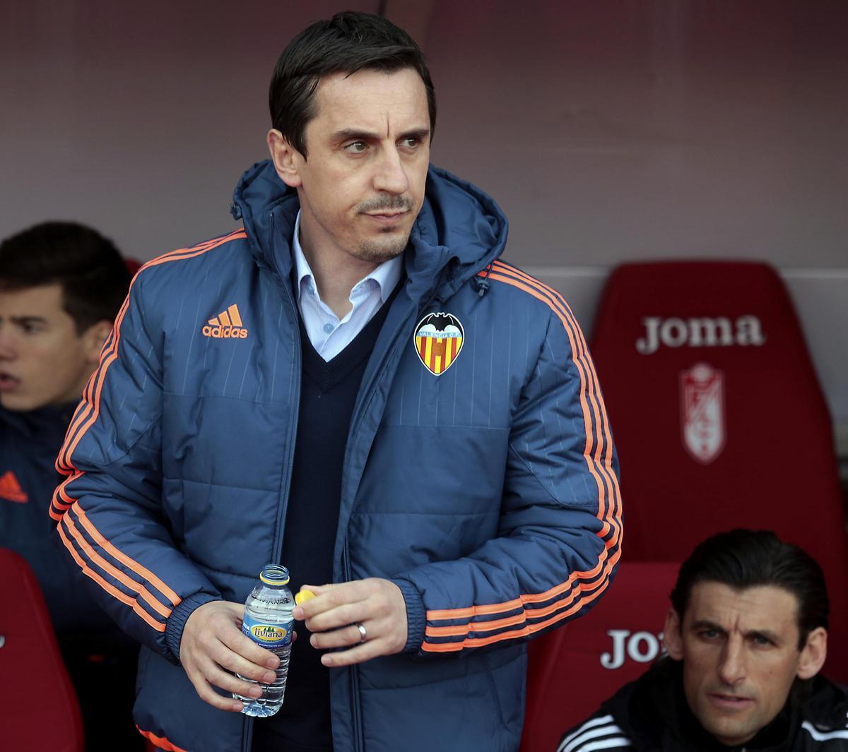 Gary Neville en su etapa como entrenador del Valencia CF