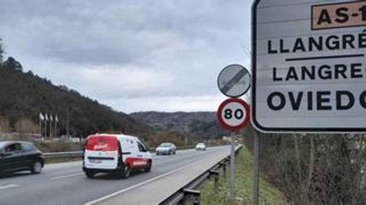 Baja la velocidad en el Corredor del Nalón: desde hoy ya está limitada a 80 por hora en todos los tramos