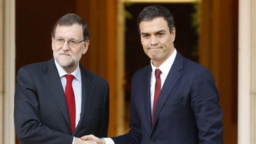 Rajoy invita a Sánchez a través de Twitter.