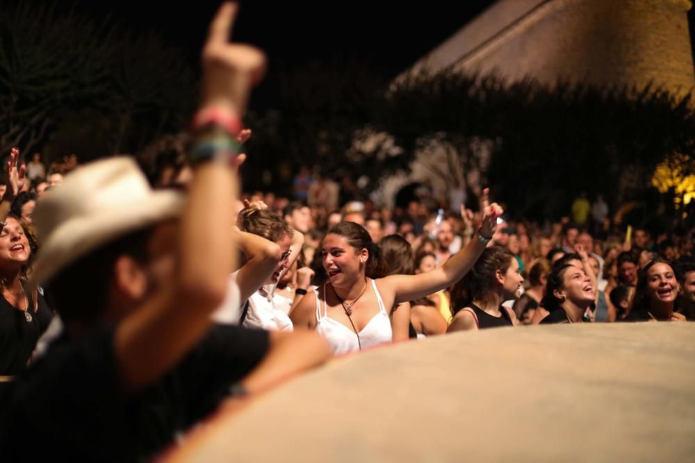 Música, juegos y reivindicación del catalán para una fiesta que «estima Eivissa»