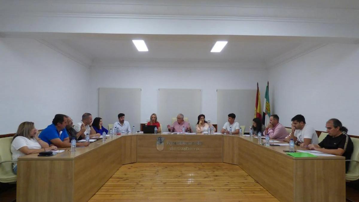 Sesión plenaria de la corporación de Castuera.