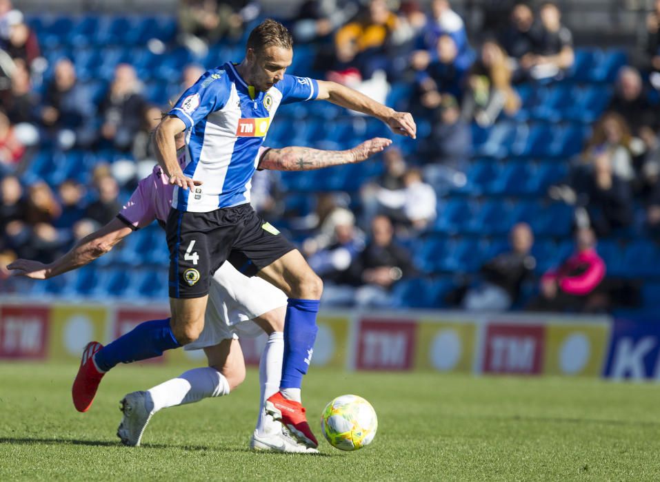 El Hércules desperdicia la ocasión y no pasa del empate ante el AE Prat.