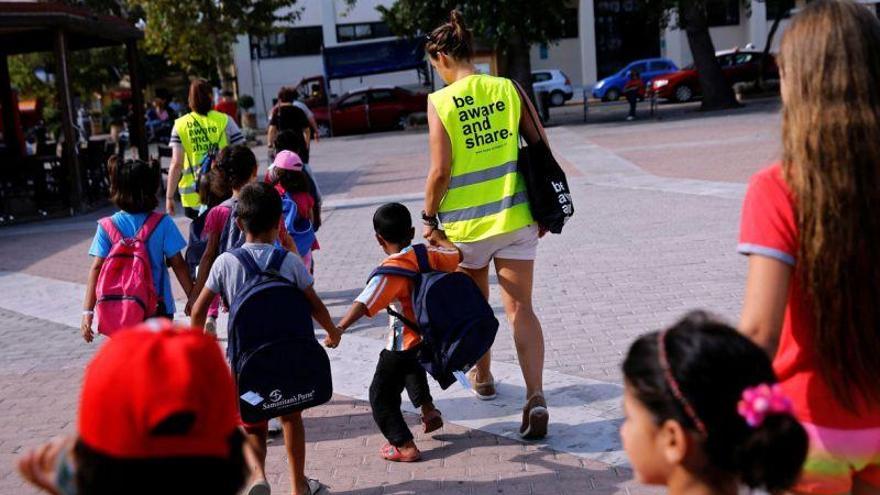 Padres de una escuela griega se niegan al acceso de niños refugiados