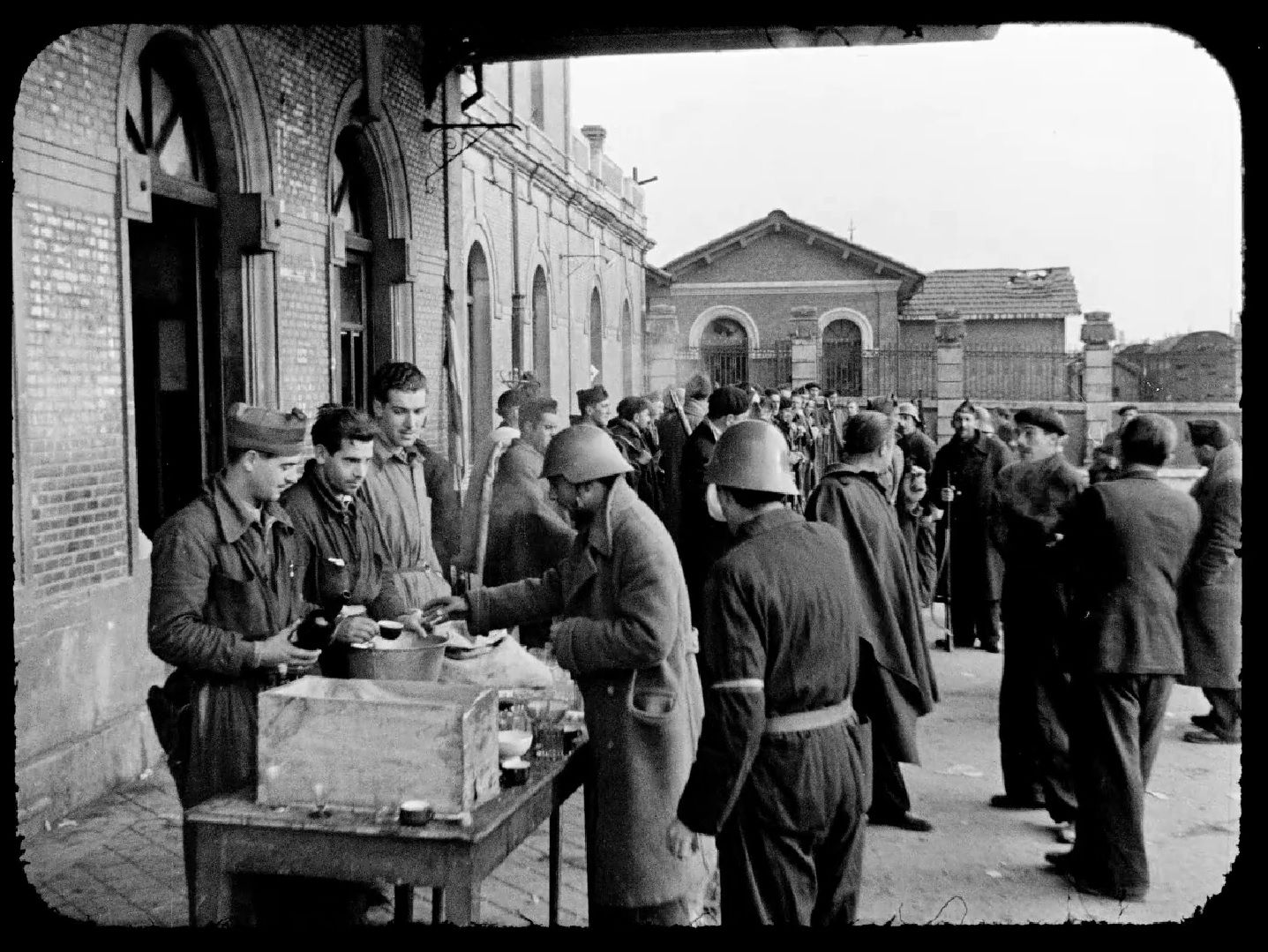 La entrada en Oviedo de las tropas nacionales. 2 de noviembre de 1936
