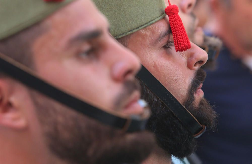 El paso del tercio de la Legión, tras desembarcar en el puerto, camino de la Explanada de Santo Domingo