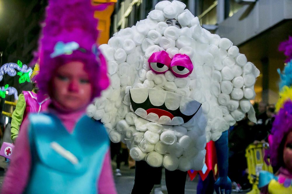 Búscate en las fotos del Carnaval en Benidorm