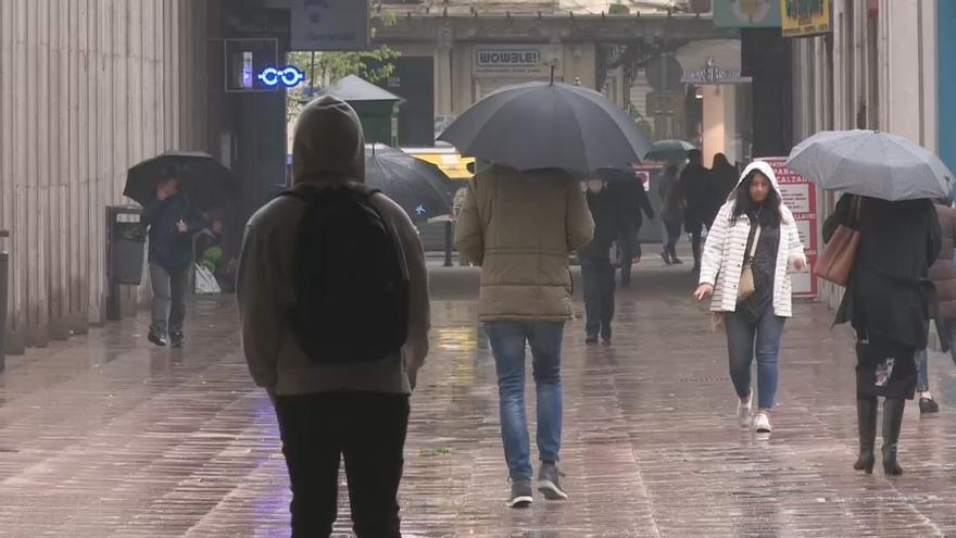 Valencia amanece con lluvia que se mantendrá a lo largo de todo el día