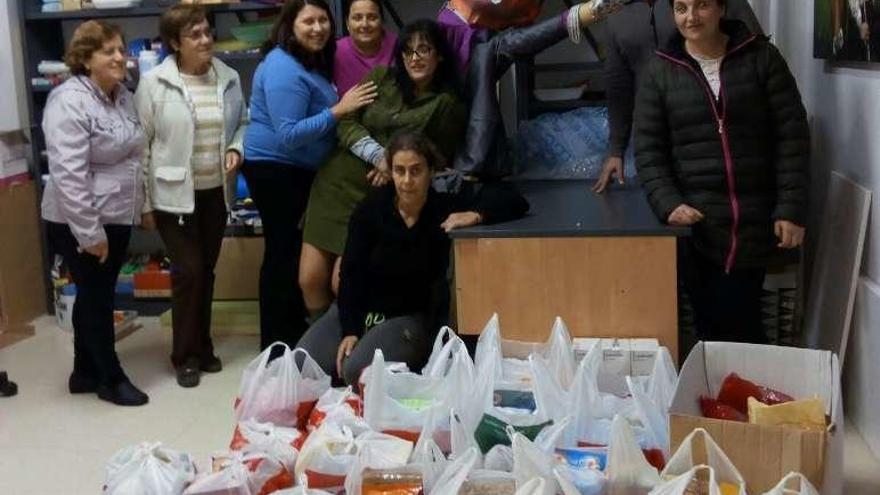 Cáritas recoge los 200 kilos de alimentos de la &quot;Noite de Terror&quot;