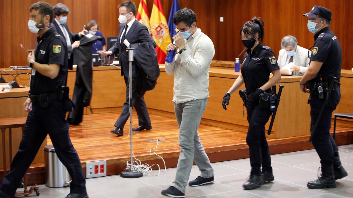 Rodrigo Lanza es escoltado por efectivos de la Policía, en una imagen de archivo
