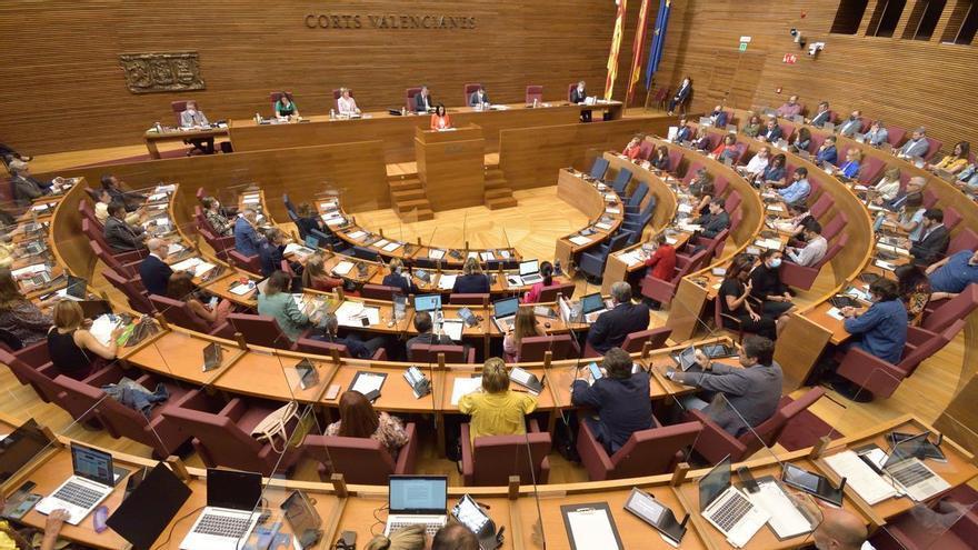 Ya es oficial: la Generalitat baja un 10% todas las tasas universitarias