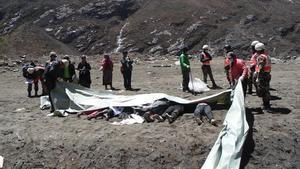 Cadáveres recuperados en una zona rural en Nepal.