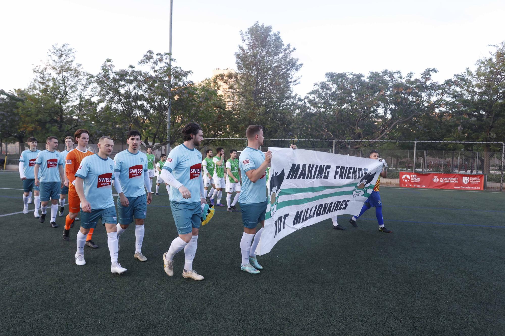 Homenaje a Veteranos del Valencia CF en el partido CD Cuenca Mestallistes