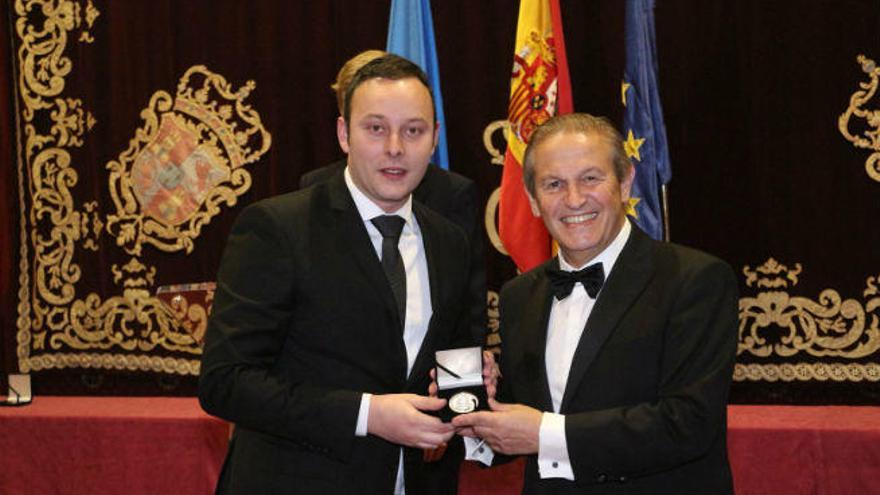 El abogado de Manises Pedro Albares, Medalla de Oro del Foro Europeo Cum Laude