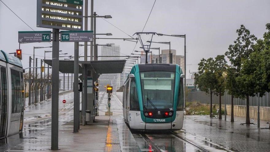 Varios heridos en un accidente del tranvía en Barcelona