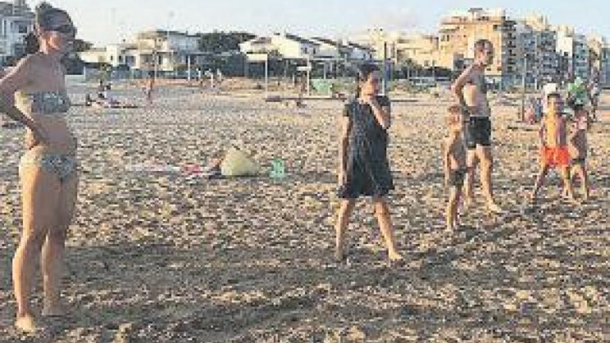 Laura Rielo, asidua en la playa de Burriana: &quot;Es el primer año que temo por coger sitio&quot;