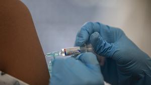 Metges intensivistes desmenteixen interaccions entre la vacuna de la grip i la del coronavirus