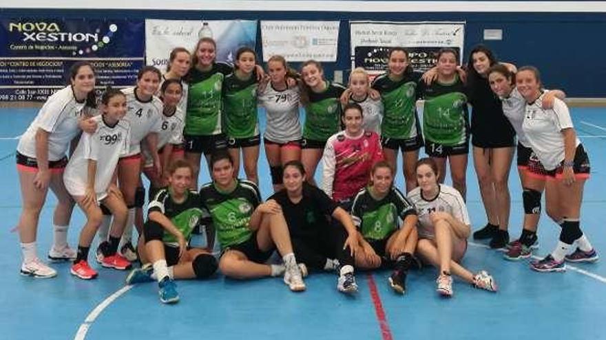 Las componentes del equipo cadete del Pabellón. // FdV