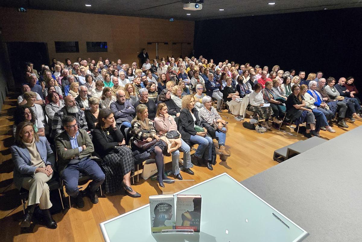 Público asistente al Club Faro