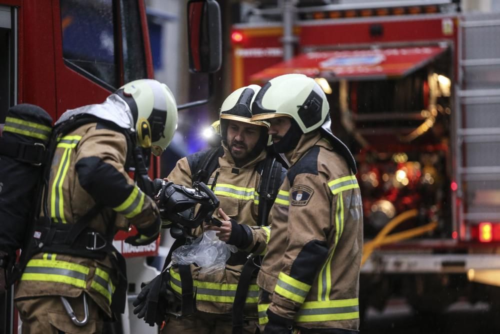 Incendio en la calle Marqués de Santa Cruz de Oviedo