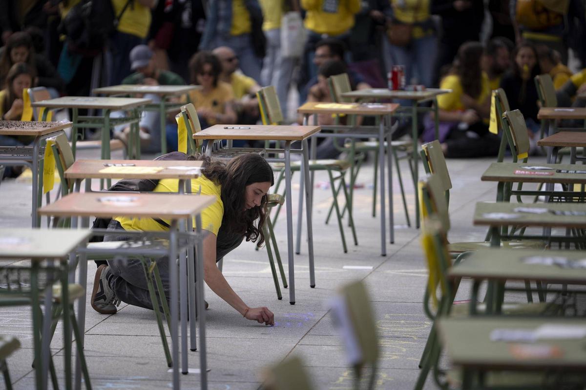Protesta docente este lunes frente a la Sagrada Família.