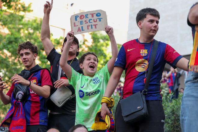 ¡De locos! Las mejores imágenes de una ciudad entregada al Barça