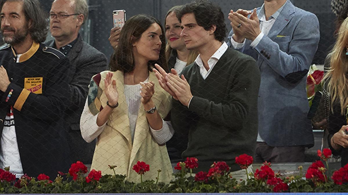 Sofia Palazuelo, con chaleco, y Fernando Fitz-James Stuart en el Masters de Tenis de Madrid