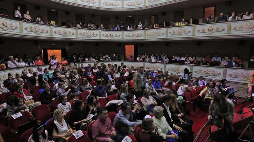 Gala benéfica en el Teatro Principal de Ourense. // Jesús Regal
