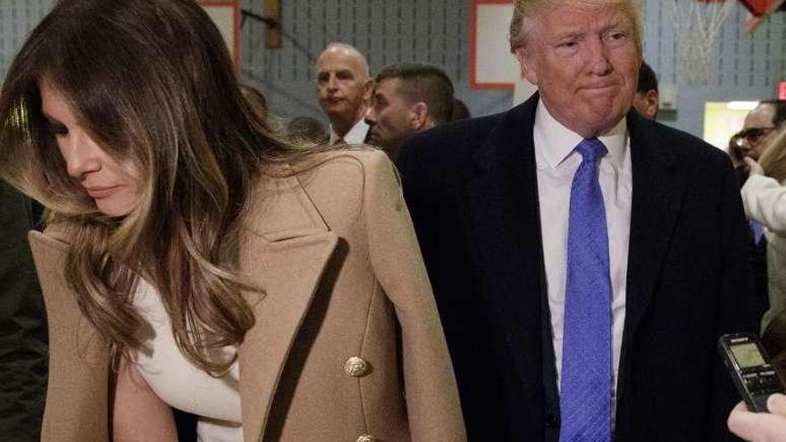 Melania Trump, con su marido, el día de las elecciones.