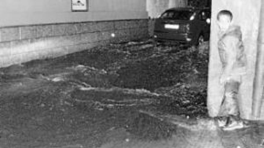 La lluvia provoca la inundación de varias calles de Navalmoral