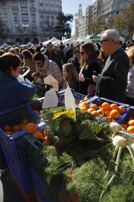 Los productos de proximidad llegan a la ciudad en "De l'horta a la plaça"