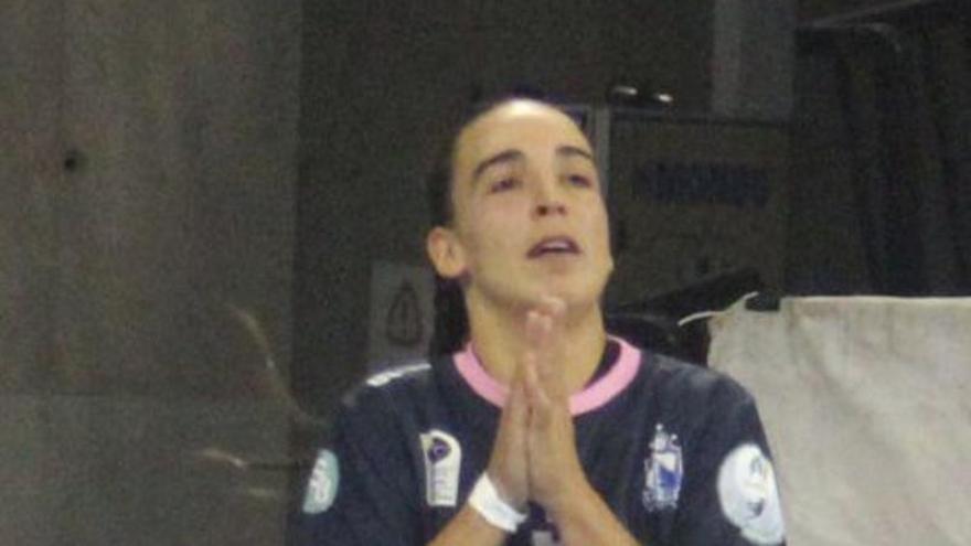 Fiesta y puntos para celebrar el regreso del Lobas Alimerka Oviedo Balonmano Femenino a la élite