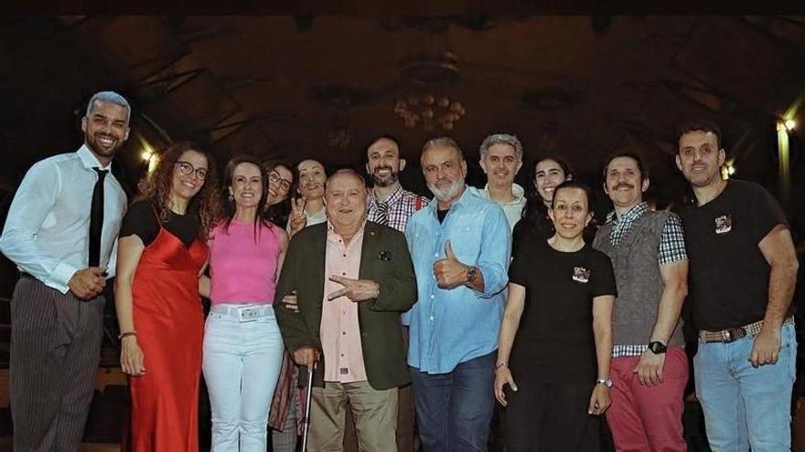 La visita que Fernando Esteso realizó a Alzira para ver una obra de teatro fallera