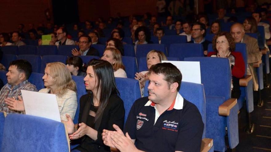 Público asistente al acto celebrado en Moreda.