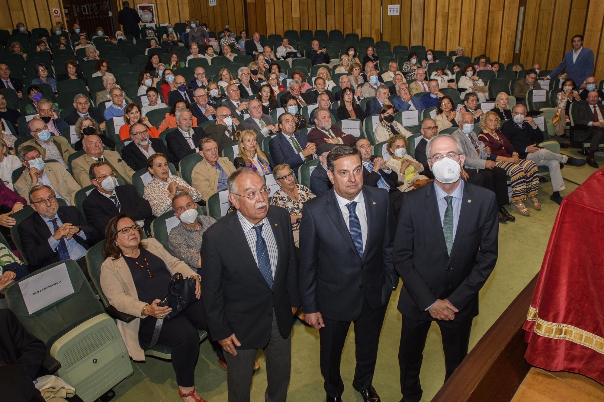 En imágenes: homenaje a los 125 médicos jubilados este año en Asturias