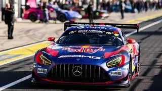 Verstappen se divierte en Nurburgring, lejos de la F1