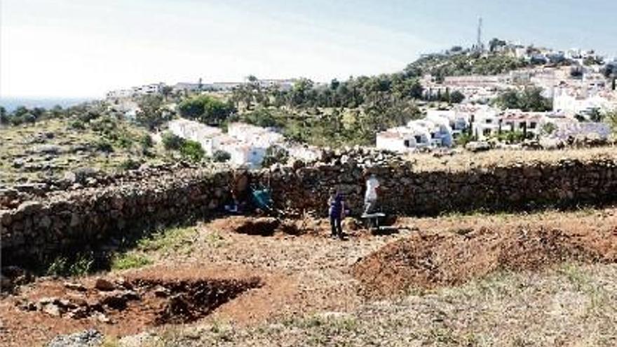 Els arqueòlegs a la tercera campanya d&#039;excavacions al poblat visigòtic.