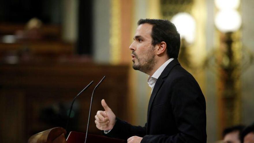 Garzón (IU) replica al PP que sin el PCE no se entendería la democracia