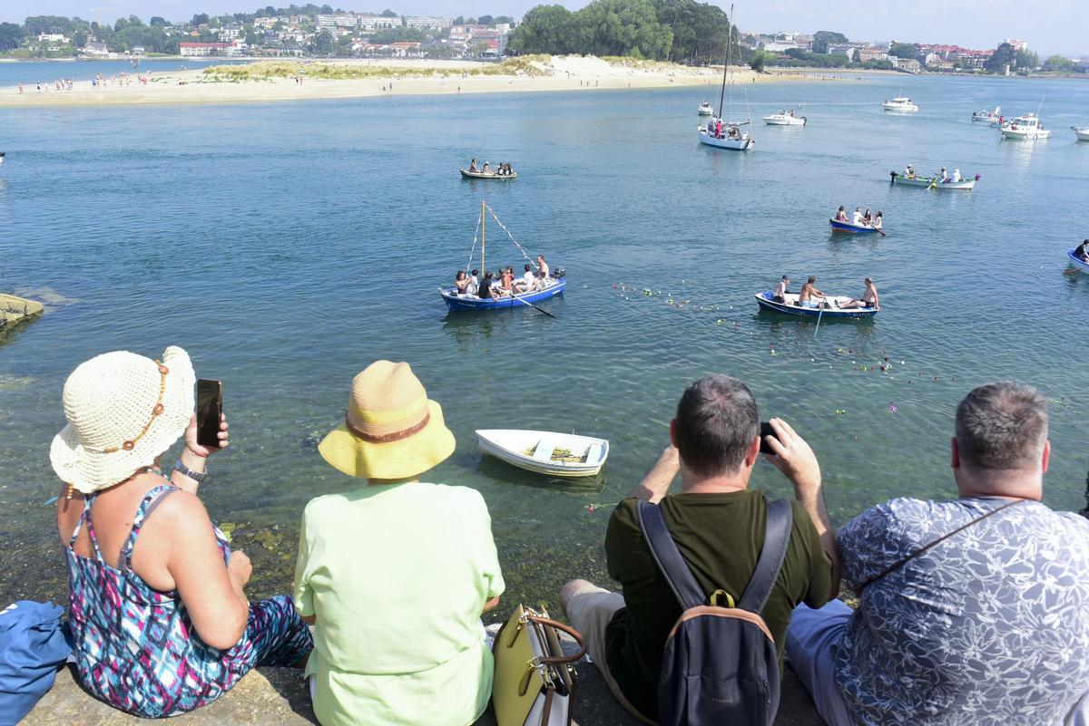As Xubias muestra su fervor por la Virgen del Carmen en A Coruña