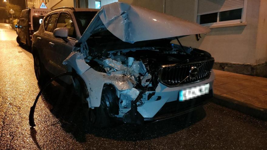 Estado en el que quedó el coche tras el accidente.