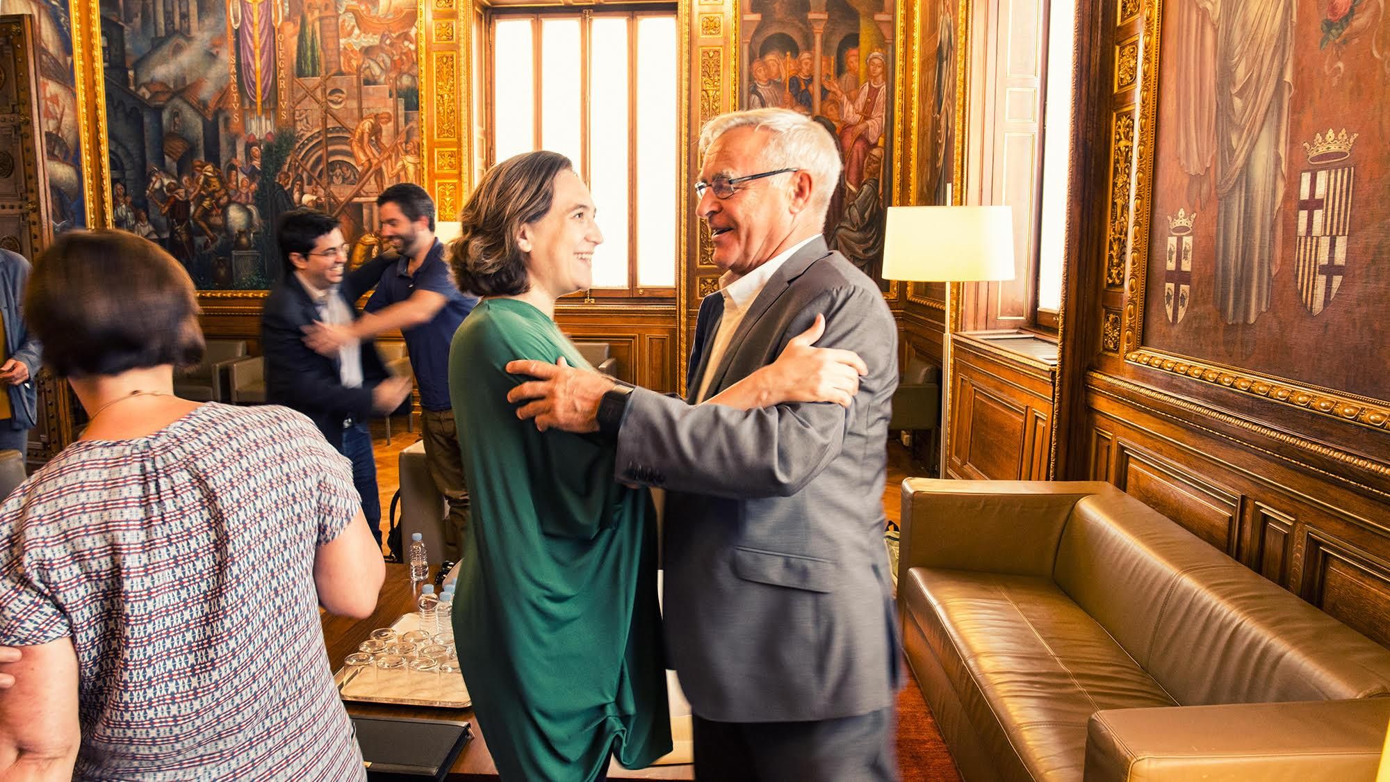 Ada Colau, alcaldesa de Barcelona, y Joan Ribó, alcalde de Valencia, en una reunión