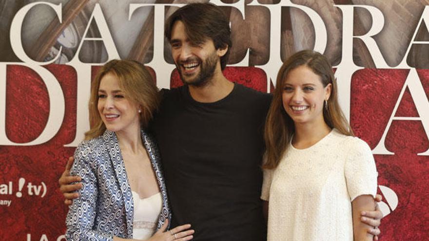 Abascal, Luna y Jenner, en la presentación de la serie.