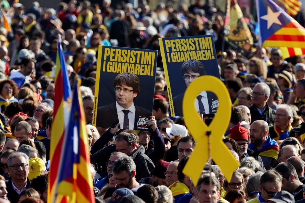 Torra y Puigdemont participan en un acto independentista en Perpiñán.