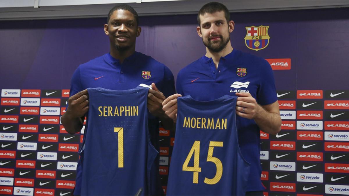 Adrien Moerman y Kevin Seraphin durante su presentación oficial como jugadores del Barça Lassa de basket