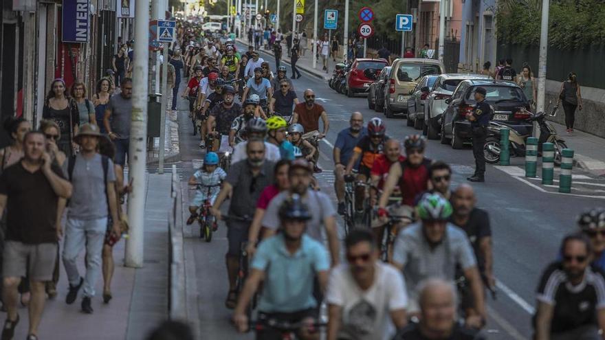 Elche acogerá una nueva movilización en defensa de la bici este domingo