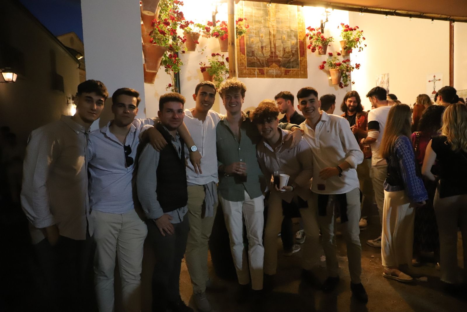 La tercera noche de cruces, en imágenes