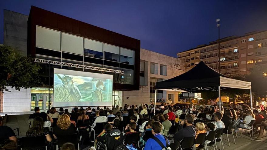 Todo listo para el cine al aire libre en Castrillón: dos proyecciones gratuitas este fin de semana con "plan B" en caso de lluvia