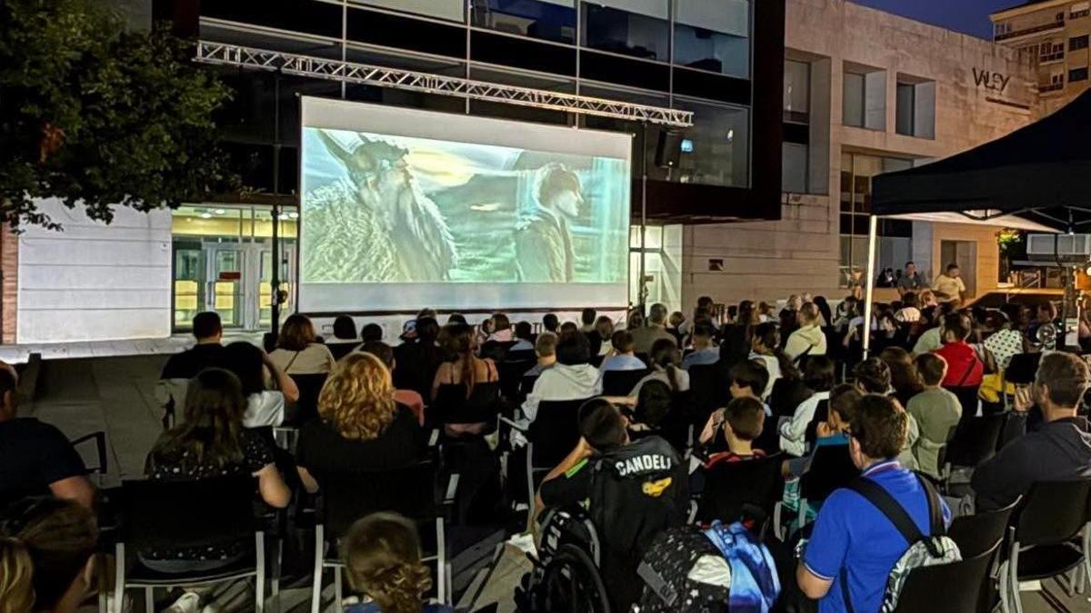 Todo listo para el cine al aire libre en Castrillón: dos proyecciones gratuitas este fin de semana con "plan B" en caso de lluvia