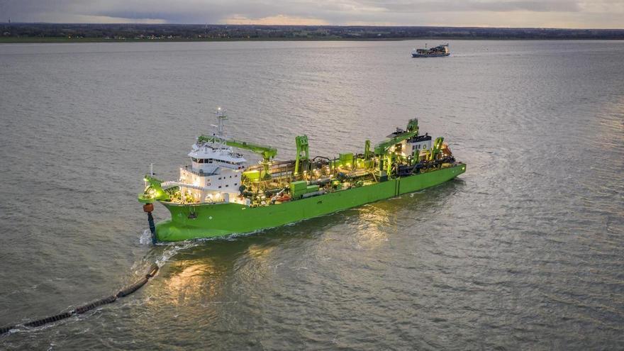 Descubre cómo es y dónde está la megadraga que llevará la arena hasta las playas del norte de Sagunt