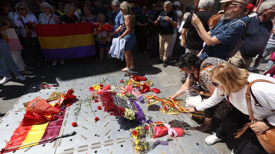 Alicante homenajea a las víctimas del 25M sin la presencia de la derecha