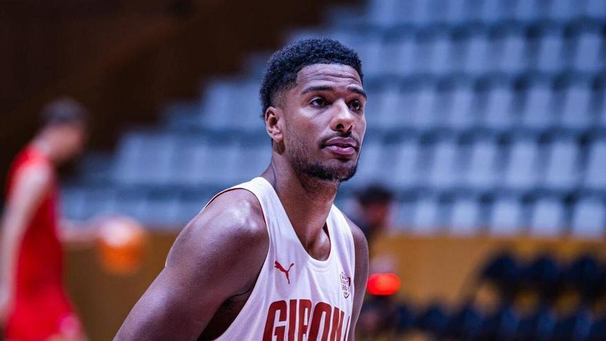Andrzej Pluta i David N’Guessan, a les finestres FIBA